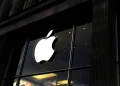 Apple Store shop front